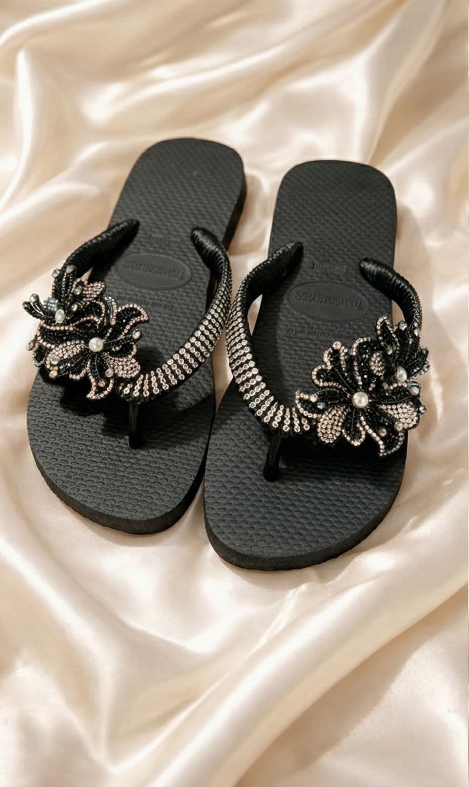 Havaiana Preta Flor Dupla